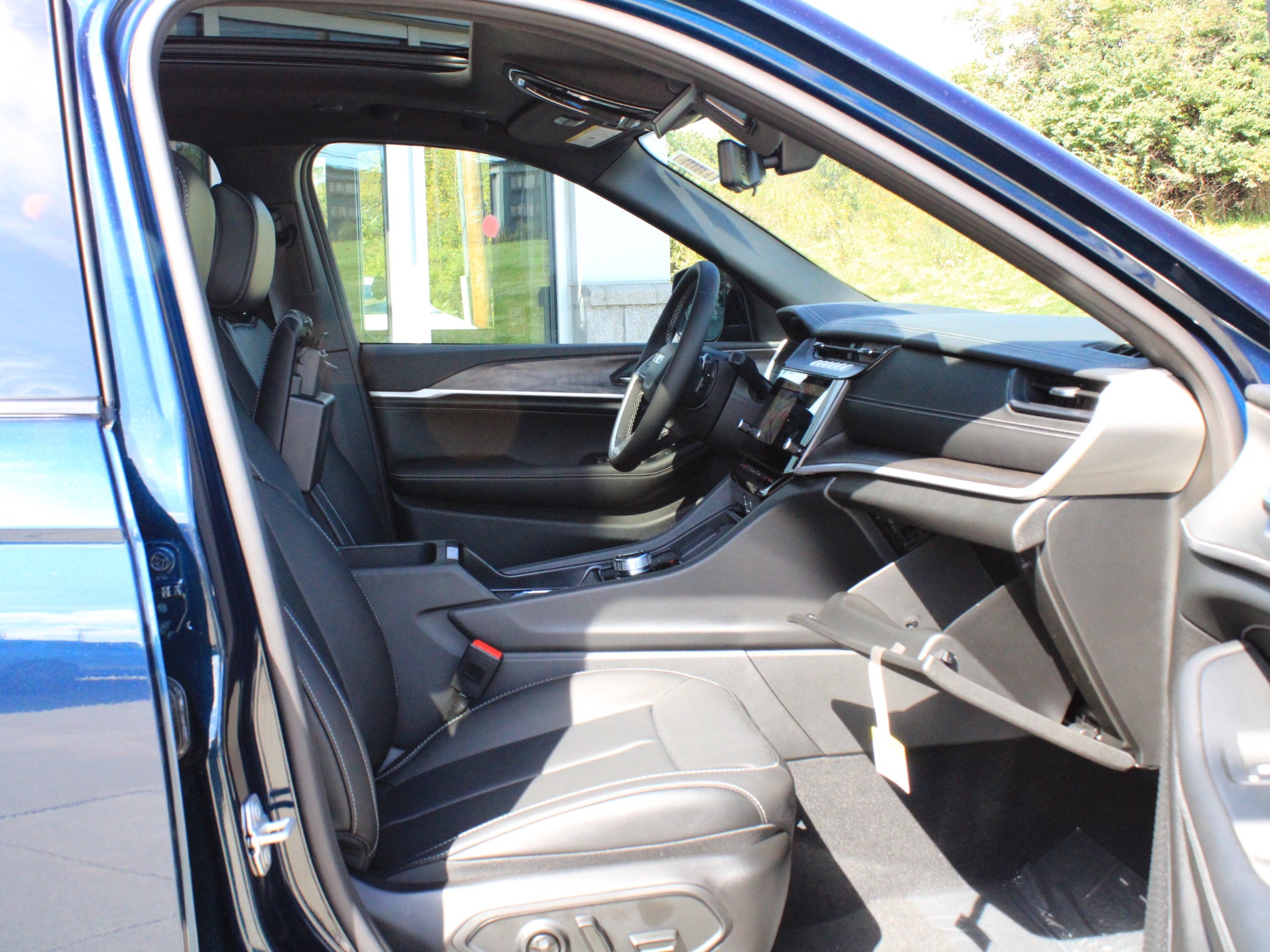 2027 Jeep Grand Cherokee L Limited Reserve