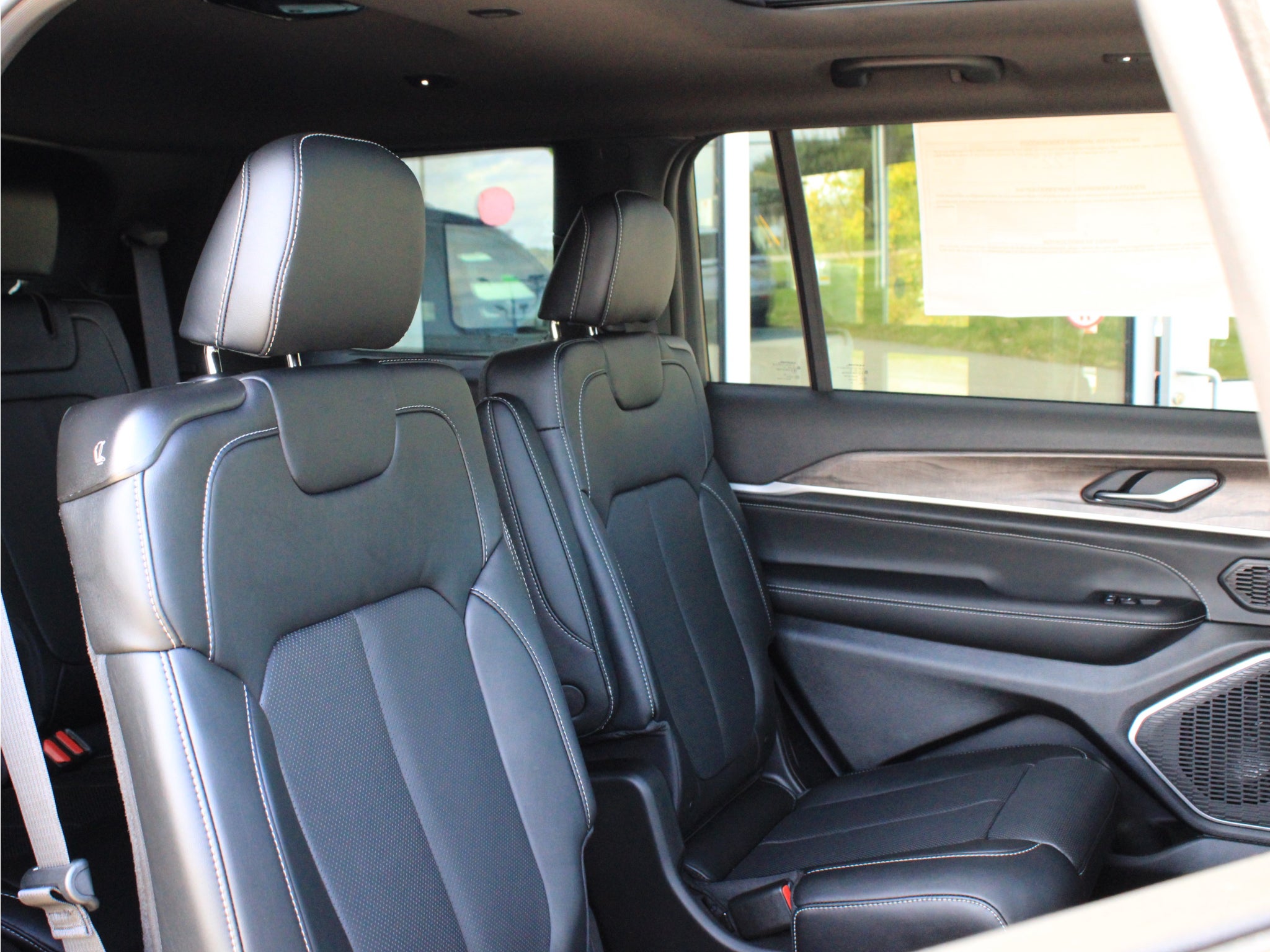 2027 Jeep Grand Cherokee L Limited Reserve