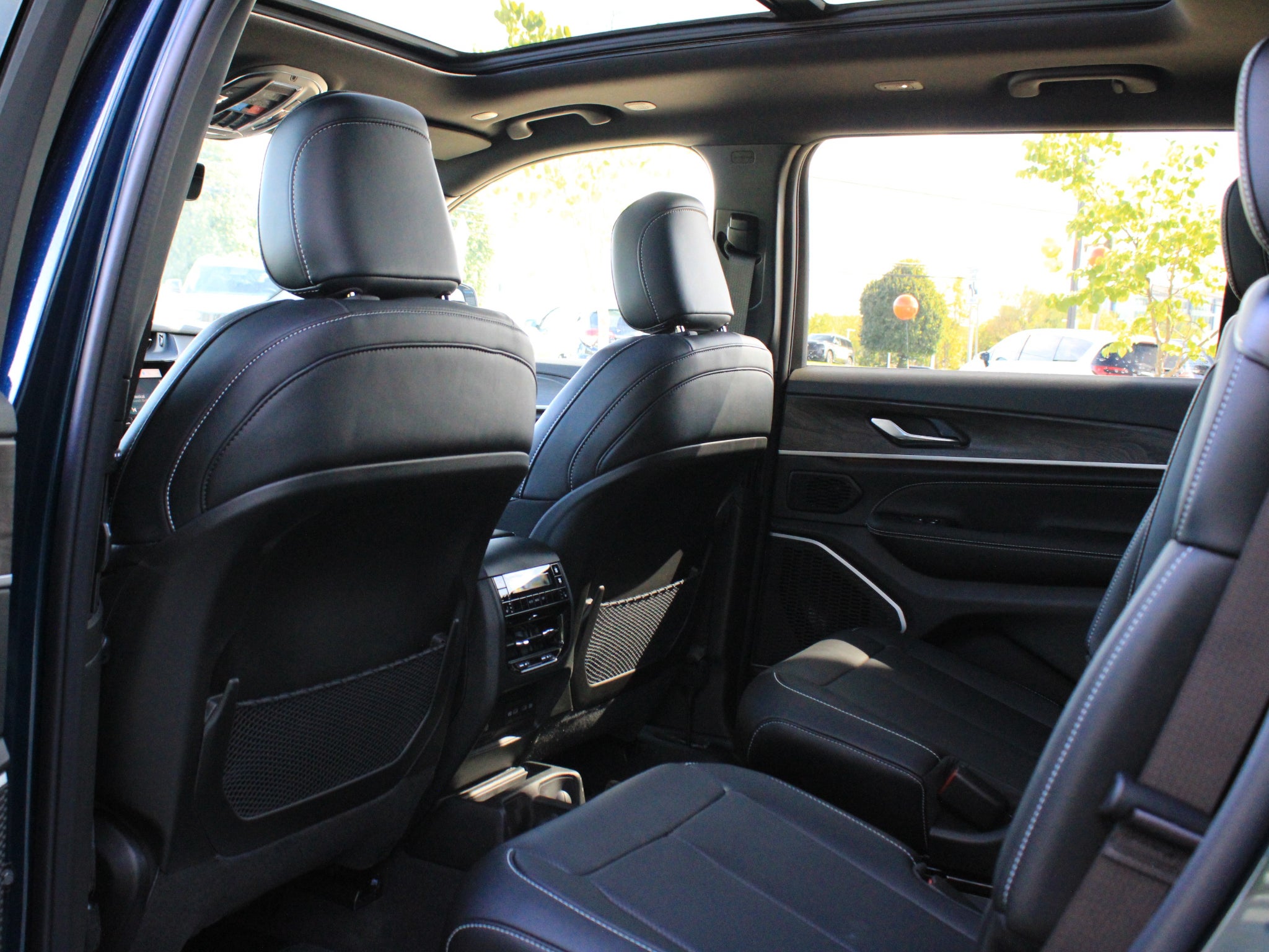 2027 Jeep Grand Cherokee L Limited Reserve