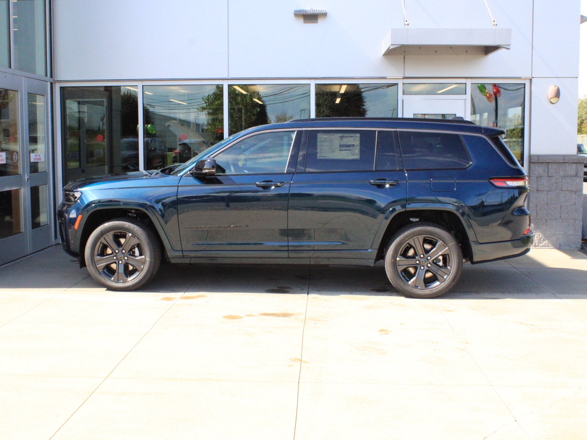 2027 Jeep Grand Cherokee L Limited Reserve