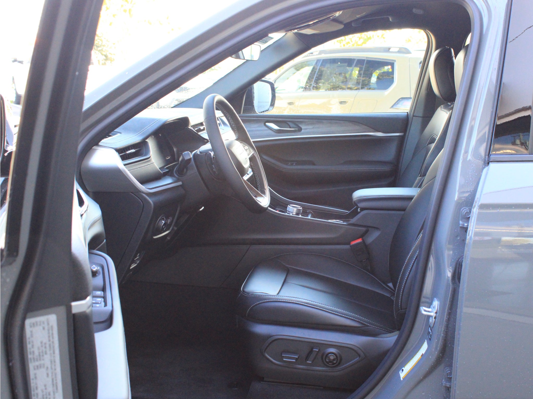 2027 Jeep Grand Cherokee L Limited