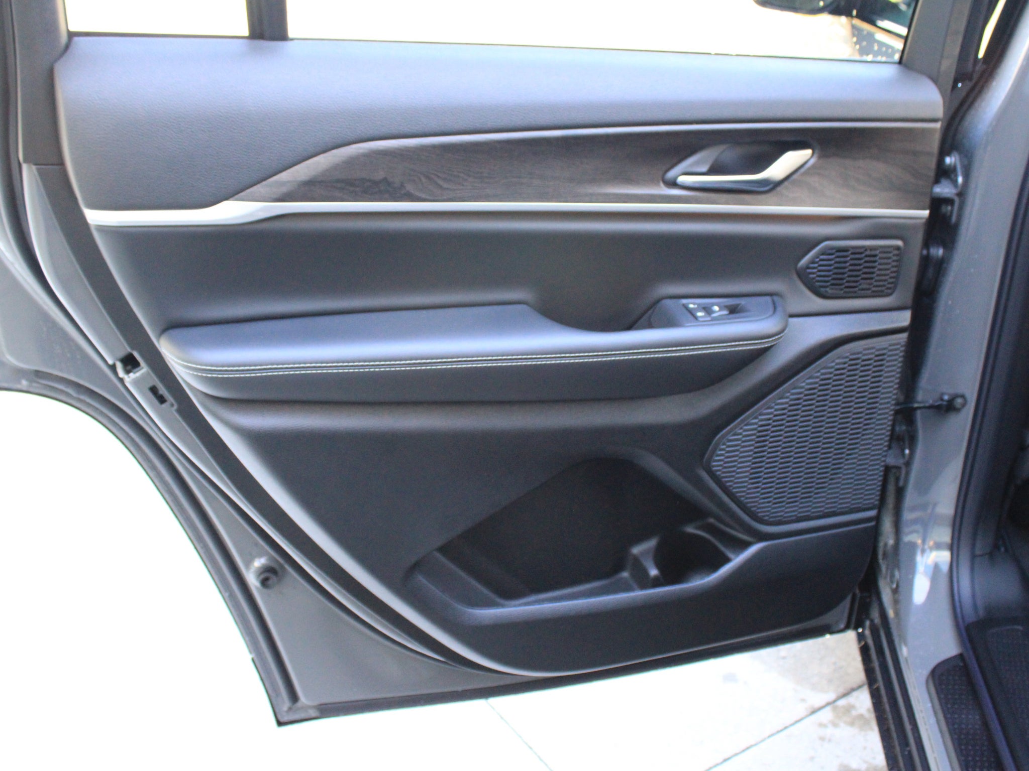 2027 Jeep Grand Cherokee L Limited
