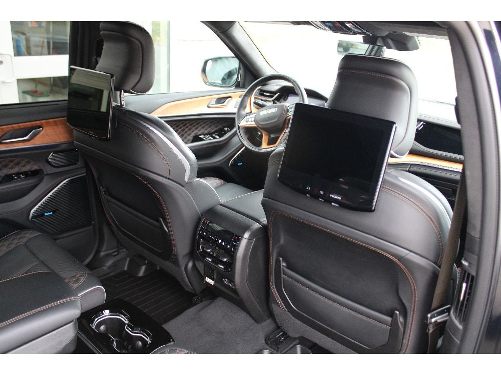 2023 Jeep Grand Cherokee L Summit Reserve