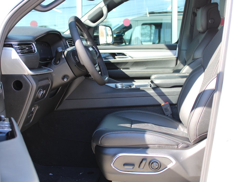 2026 Jeep Grand Wagoneer Base