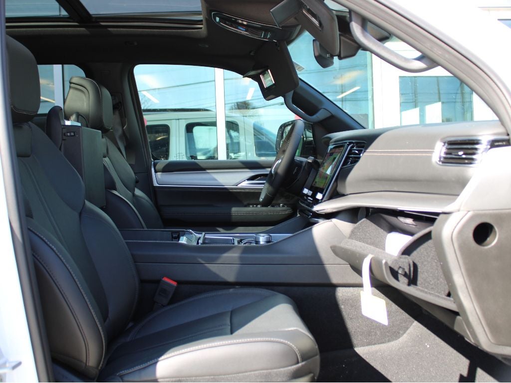 2026 Jeep Grand Wagoneer Base