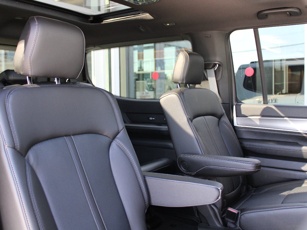 2026 Jeep Grand Wagoneer Base