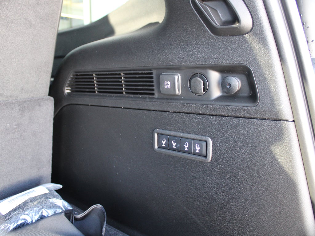 2026 Jeep Grand Wagoneer Base