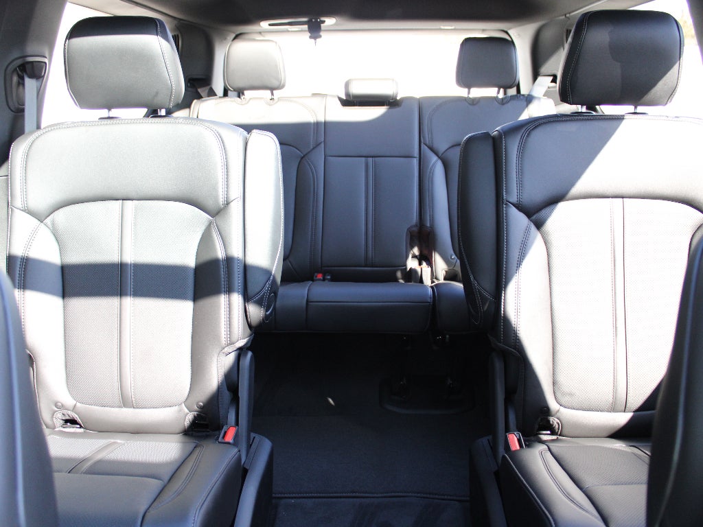 2026 Jeep Grand Wagoneer Base