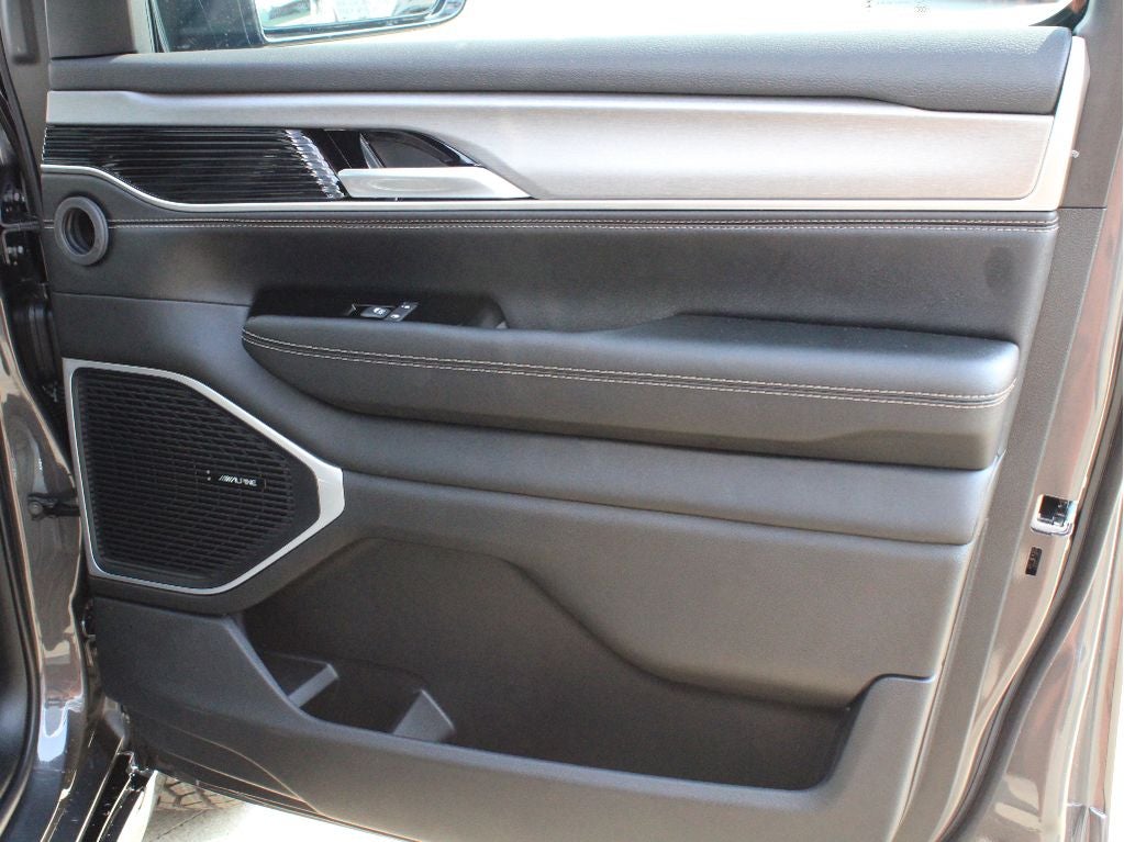 2026 Jeep Grand Wagoneer Upland