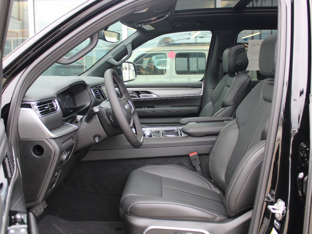 2026 Jeep Grand Wagoneer Base