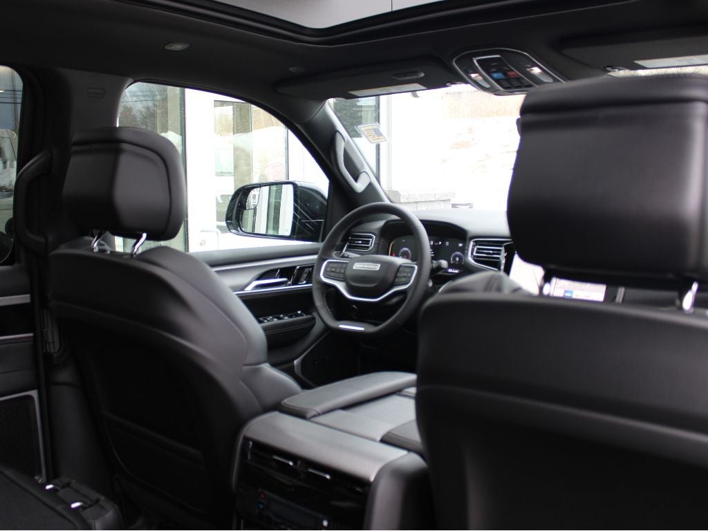 2026 Jeep Grand Wagoneer Base