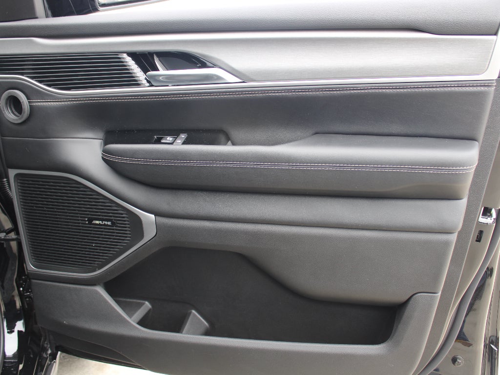 2026 Jeep Grand Wagoneer Base