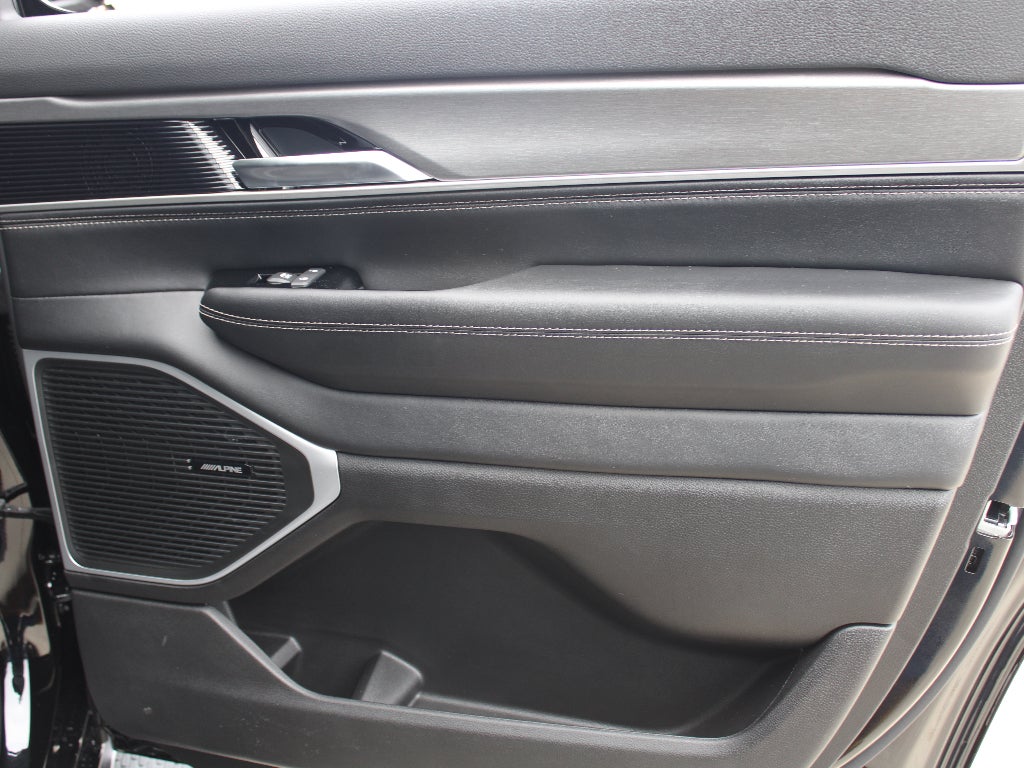 2026 Jeep Grand Wagoneer Base