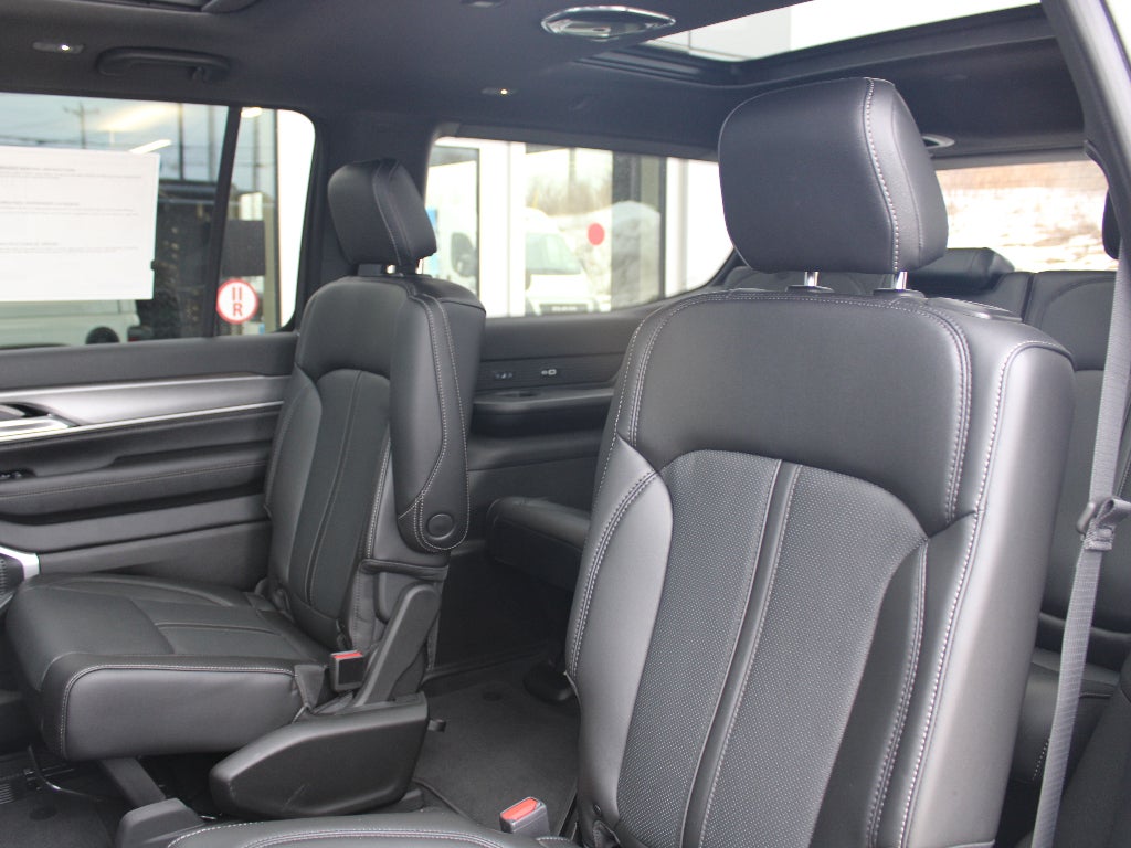 2026 Jeep Grand Wagoneer Base