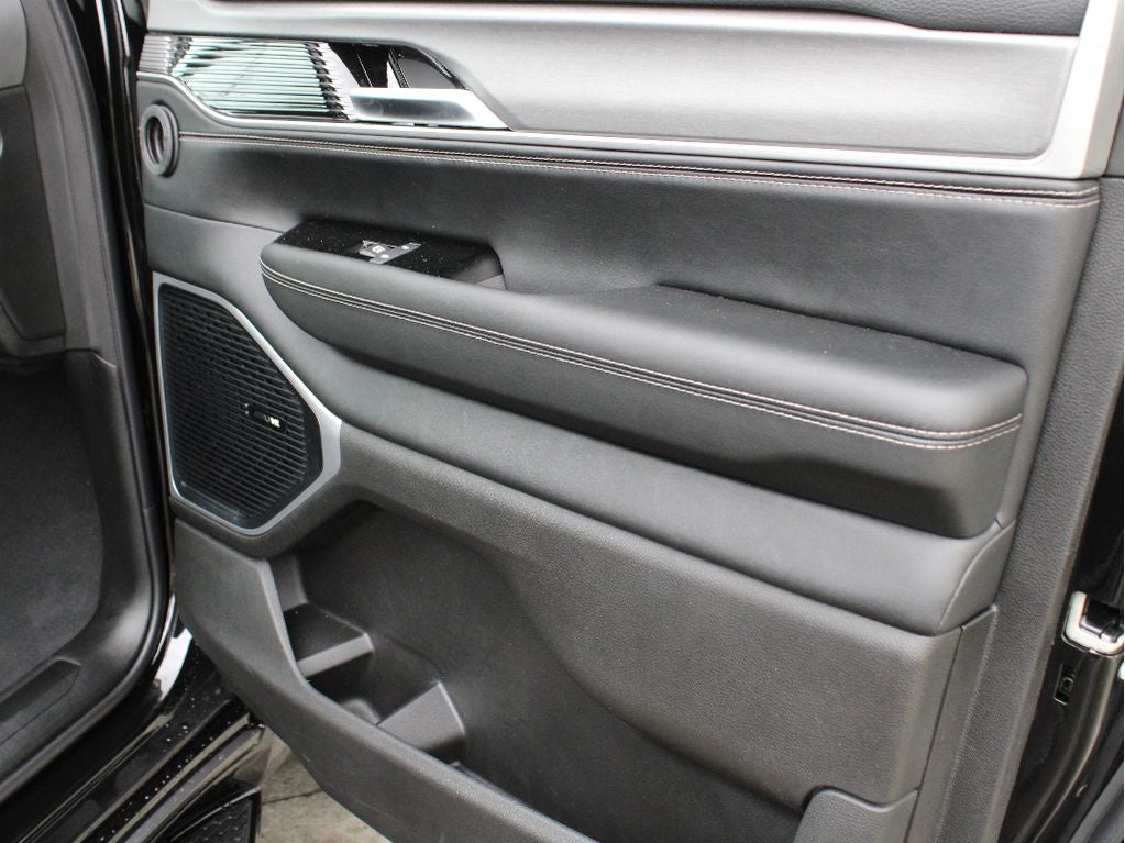 2026 Jeep Grand Wagoneer Base