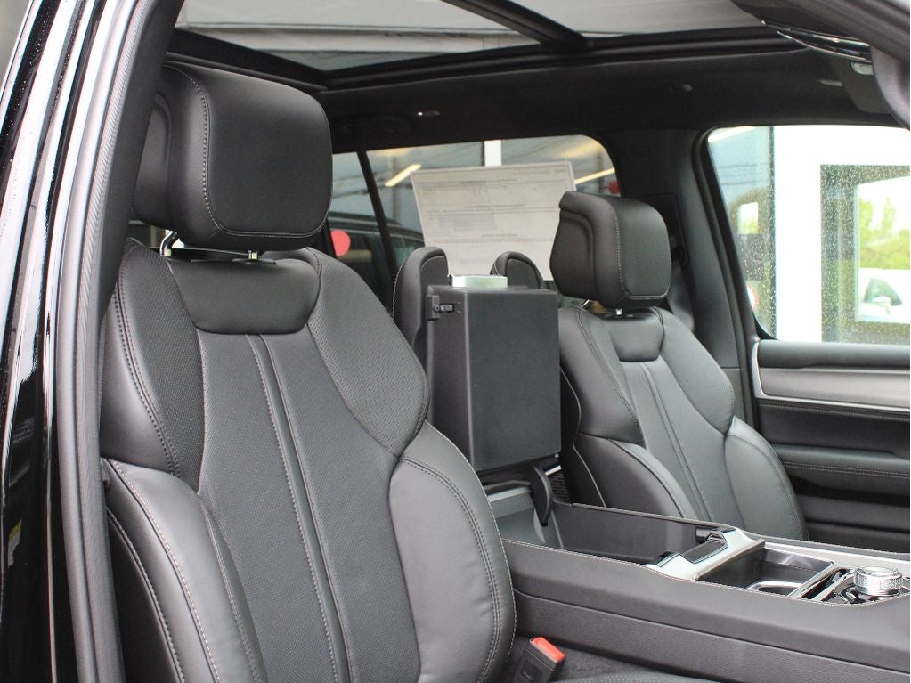 2026 Jeep Grand Wagoneer Base