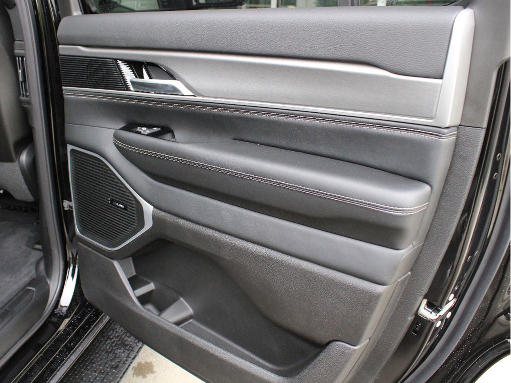2026 Jeep Grand Wagoneer Base