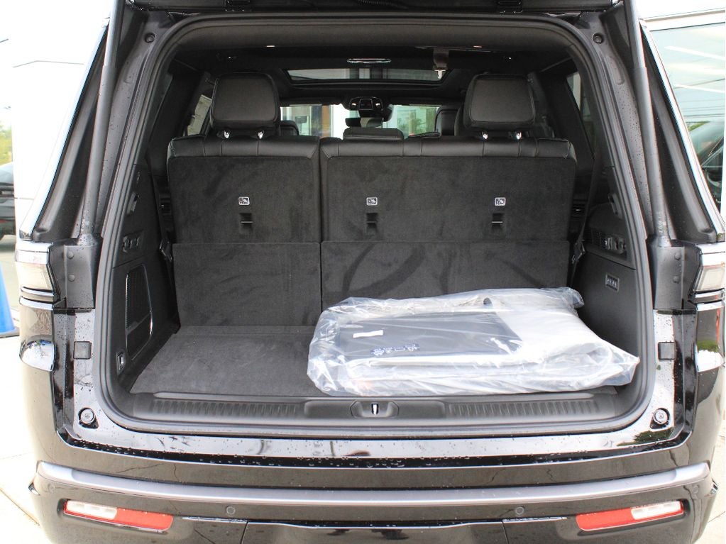 2026 Jeep Grand Wagoneer Base