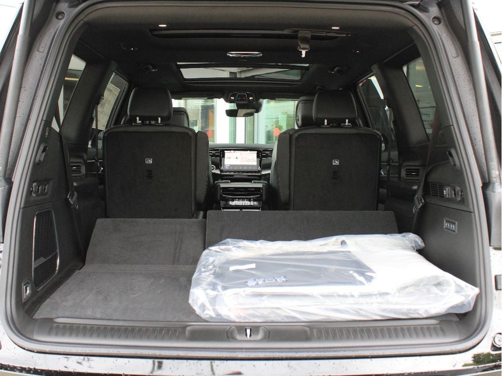 2026 Jeep Grand Wagoneer Base