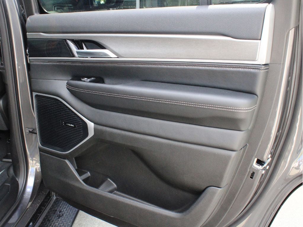 2026 Jeep Grand Wagoneer Base