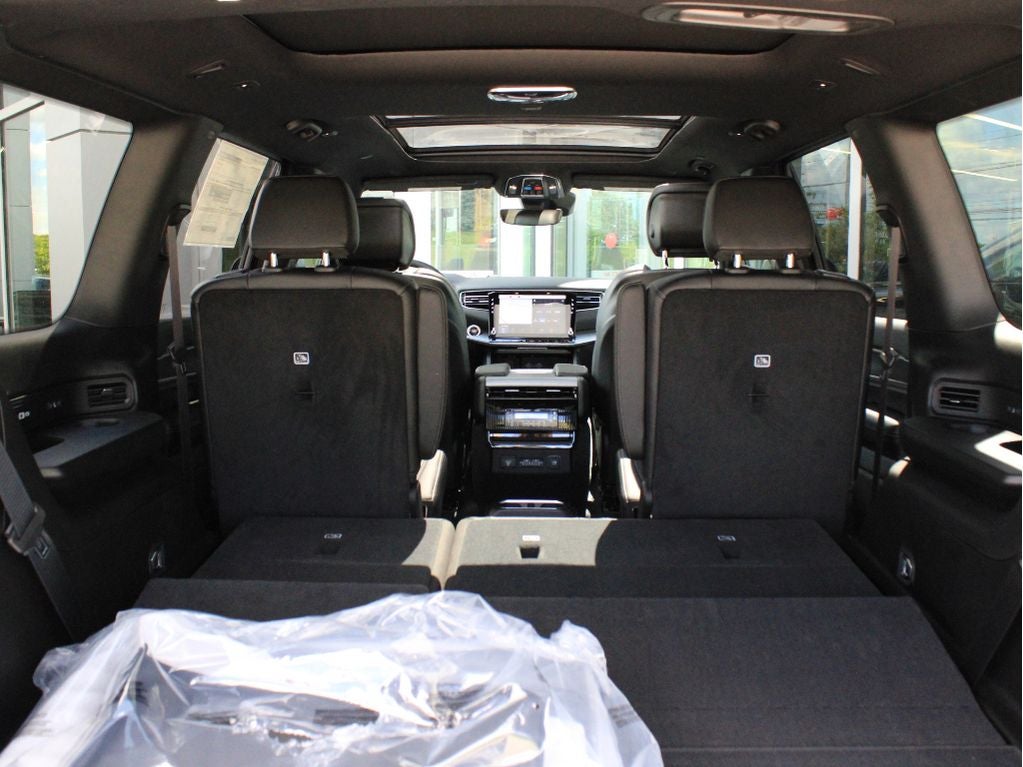 2026 Jeep Grand Wagoneer Base