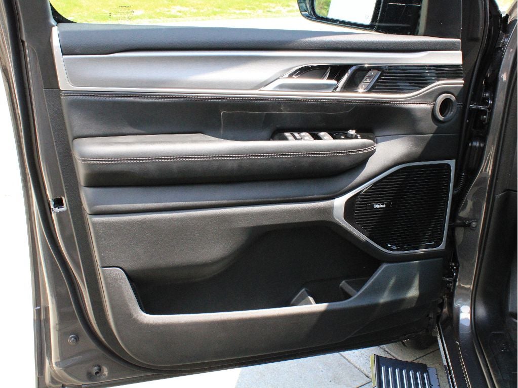 2026 Jeep Grand Wagoneer Limited Reserve