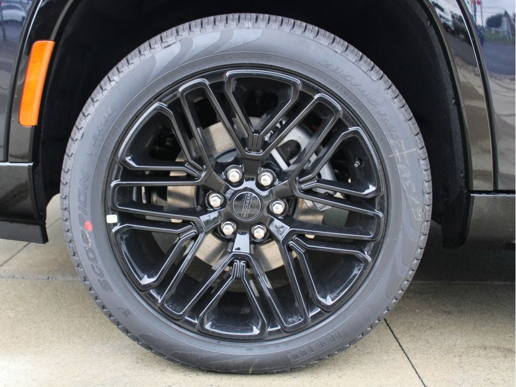 2025 Jeep Wagoneer Series II Carbide