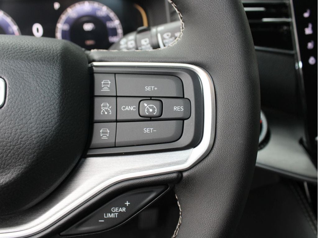 2025 Jeep Wagoneer Series II Carbide