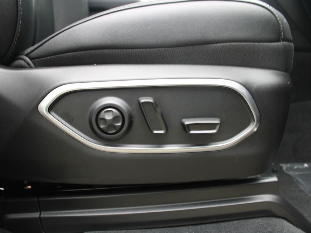 2025 Jeep Wagoneer Series II Carbide