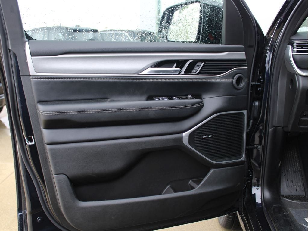 2025 Jeep Wagoneer Series II Carbide