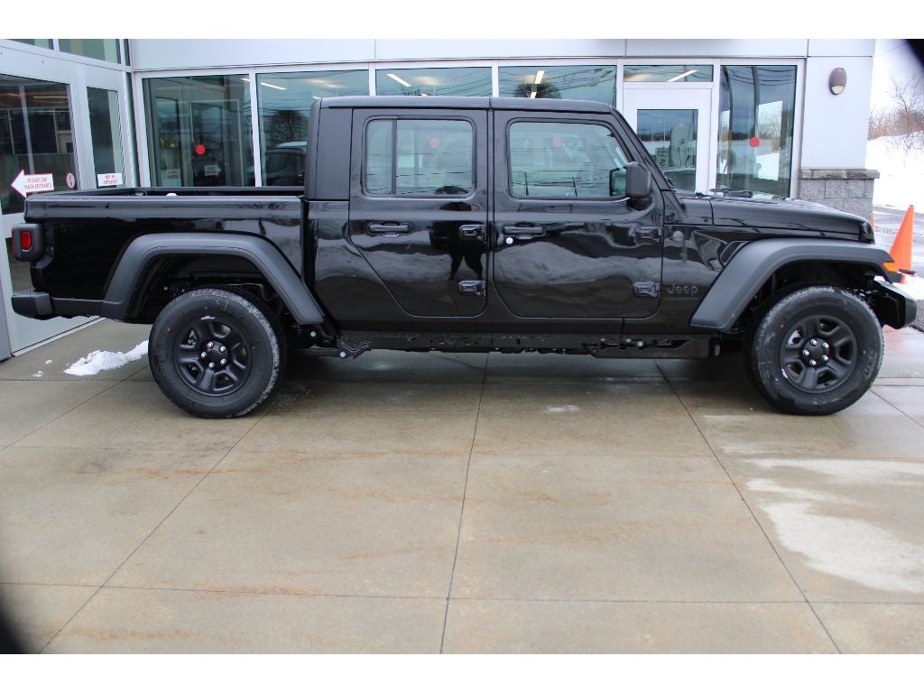 2026 Jeep Gladiator Sport