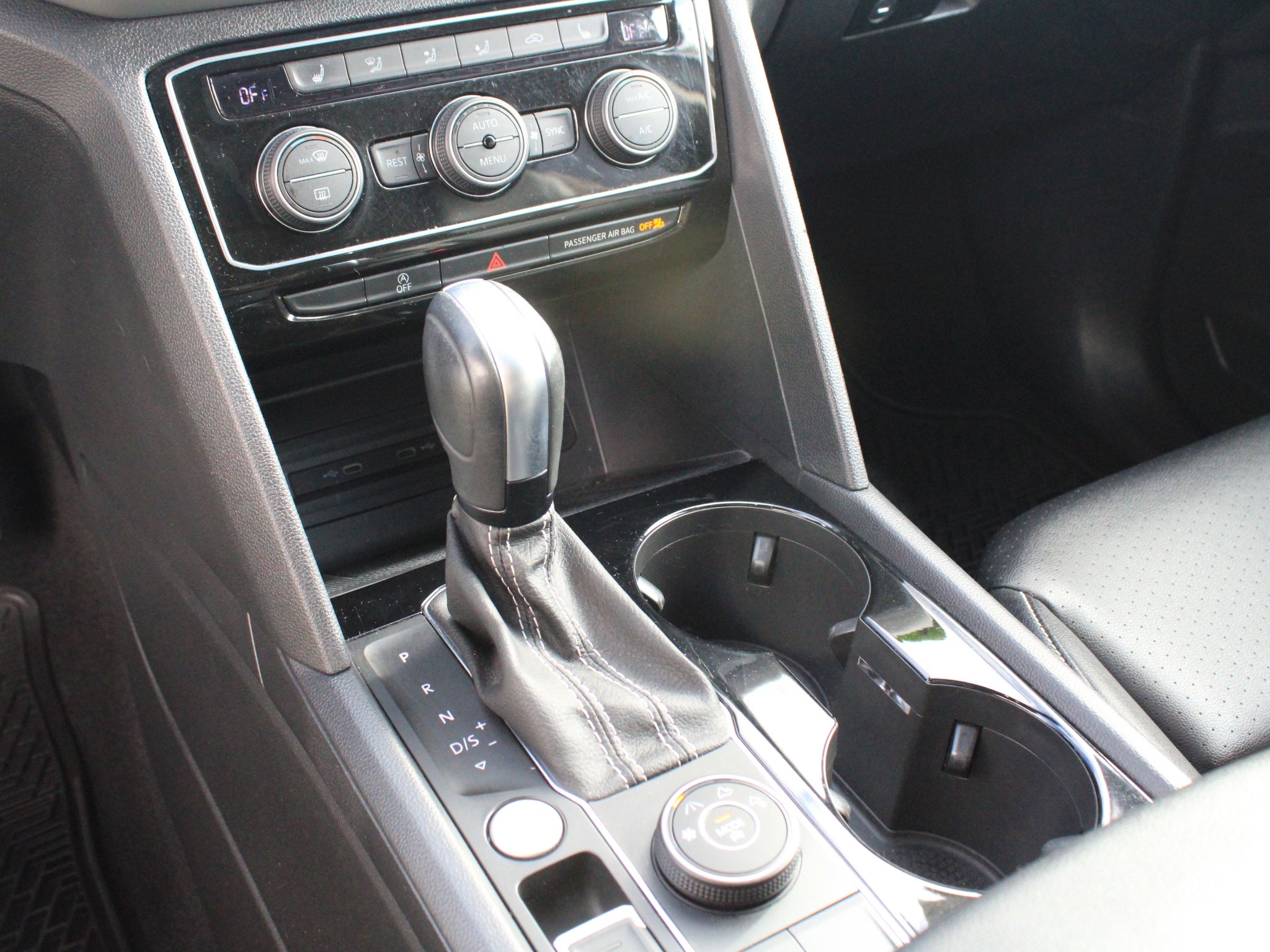 2023 Volkswagen Atlas 3.6L V6 SEL