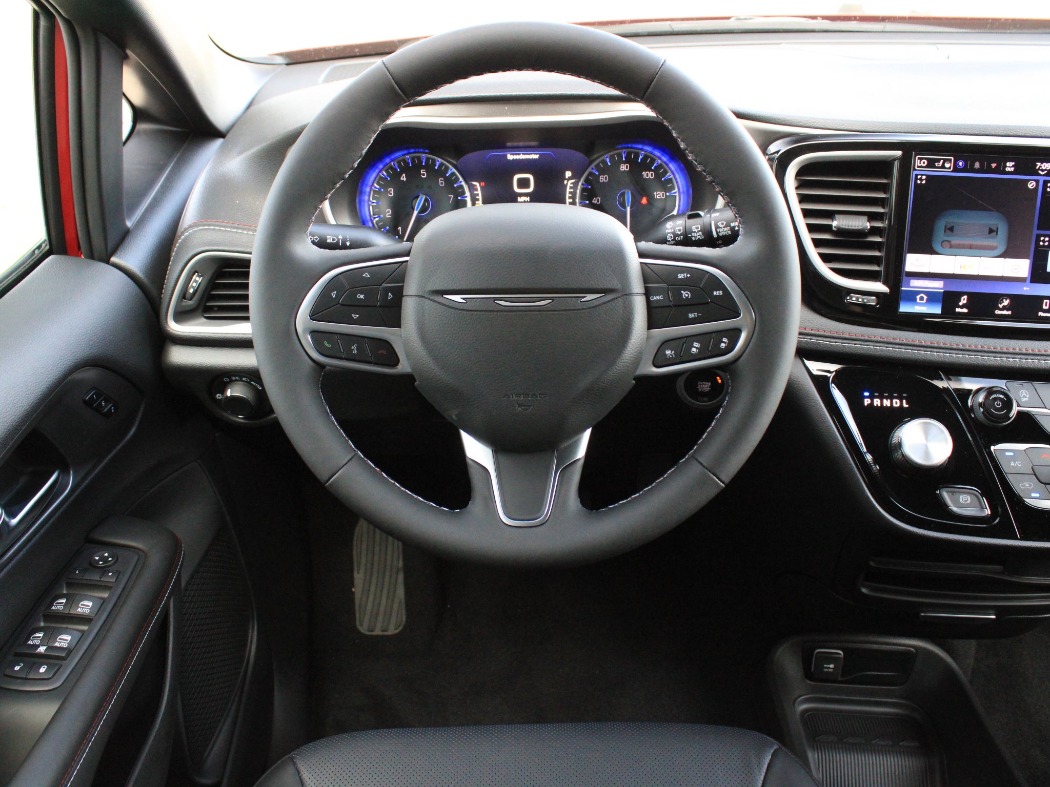 2027 Chrysler Pacifica Select