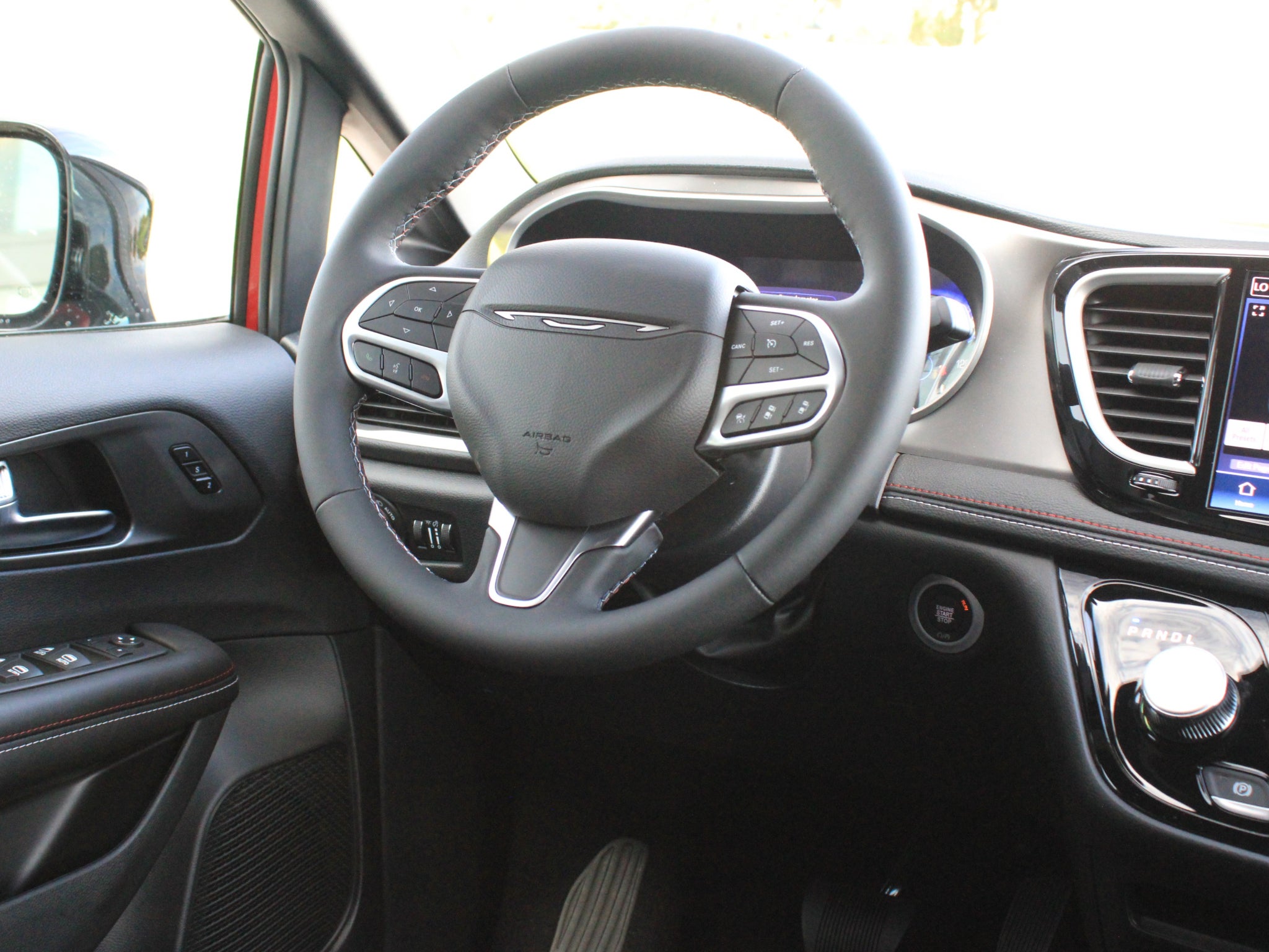 2027 Chrysler Pacifica Select