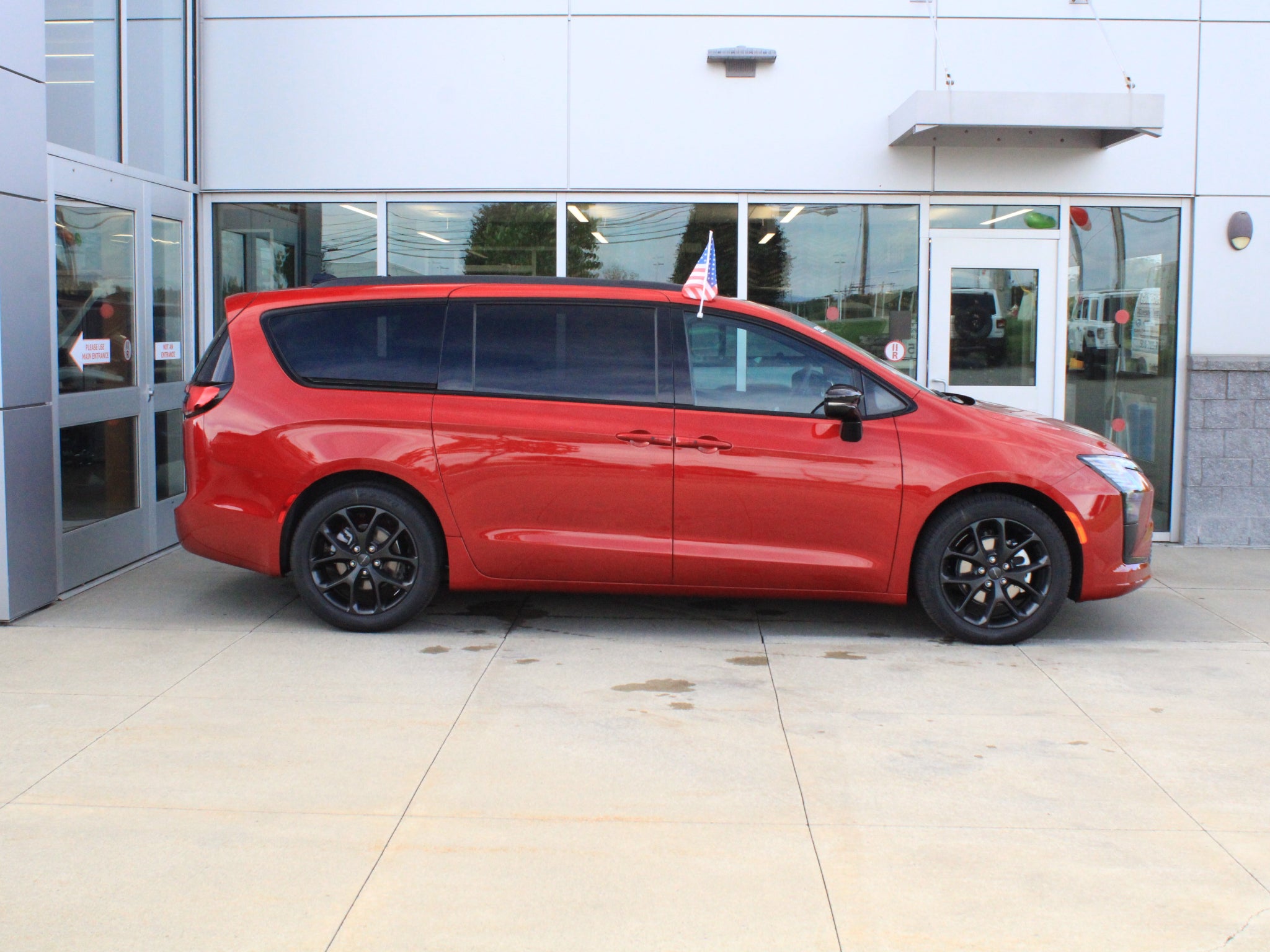 2027 Chrysler Pacifica Select