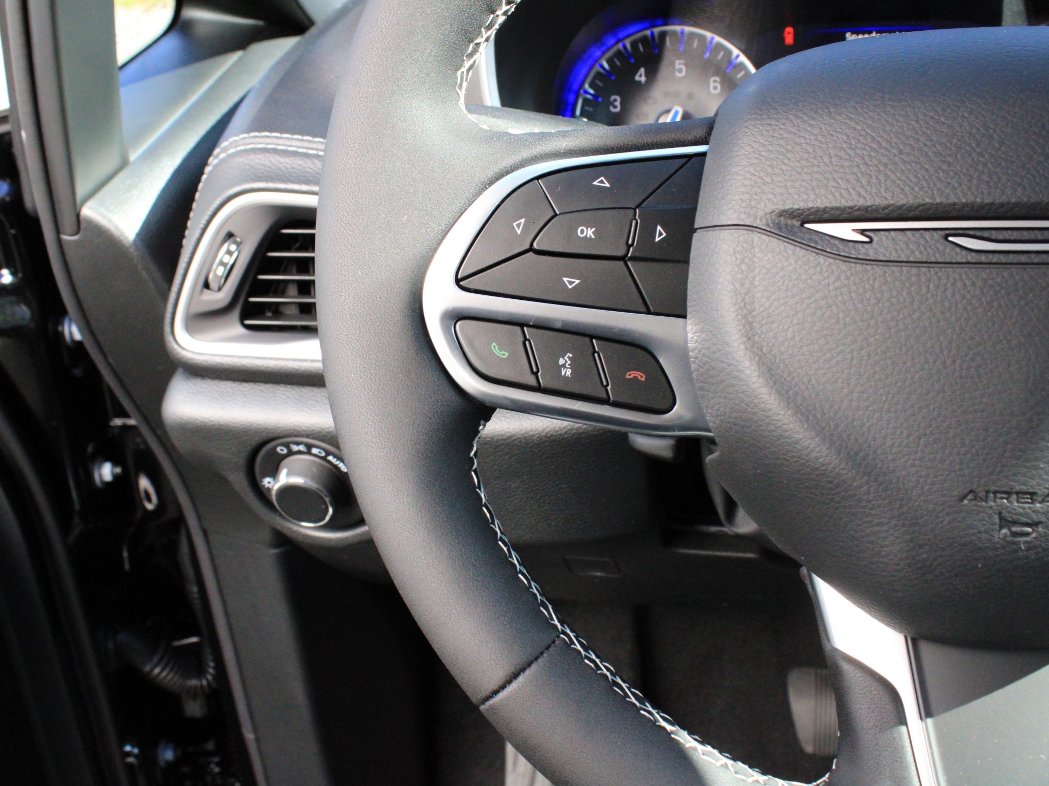 2027 Chrysler Pacifica Select