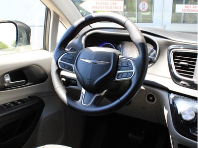 2020 Chrysler Pacifica Touring