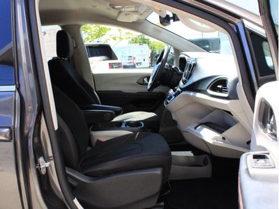 2020 Chrysler Pacifica Touring