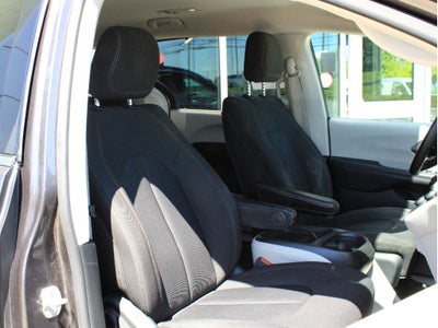 2020 Chrysler Pacifica Touring