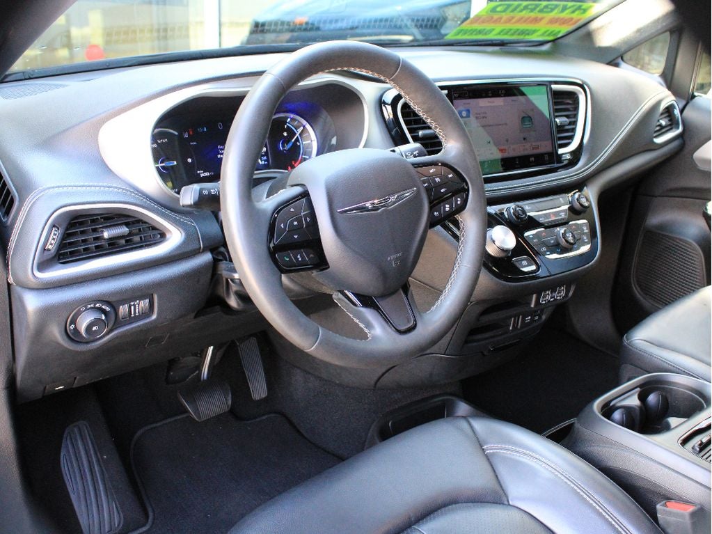 2022 Chrysler Pacifica Hybrid Touring L