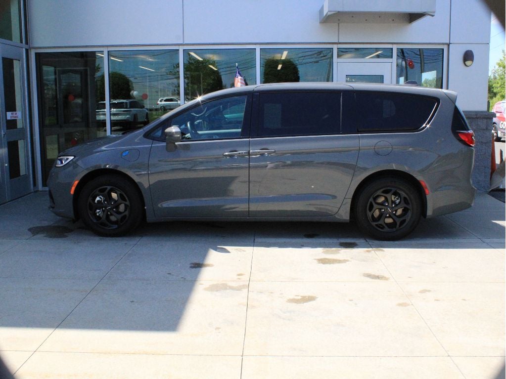 2022 Chrysler Pacifica Hybrid Touring L