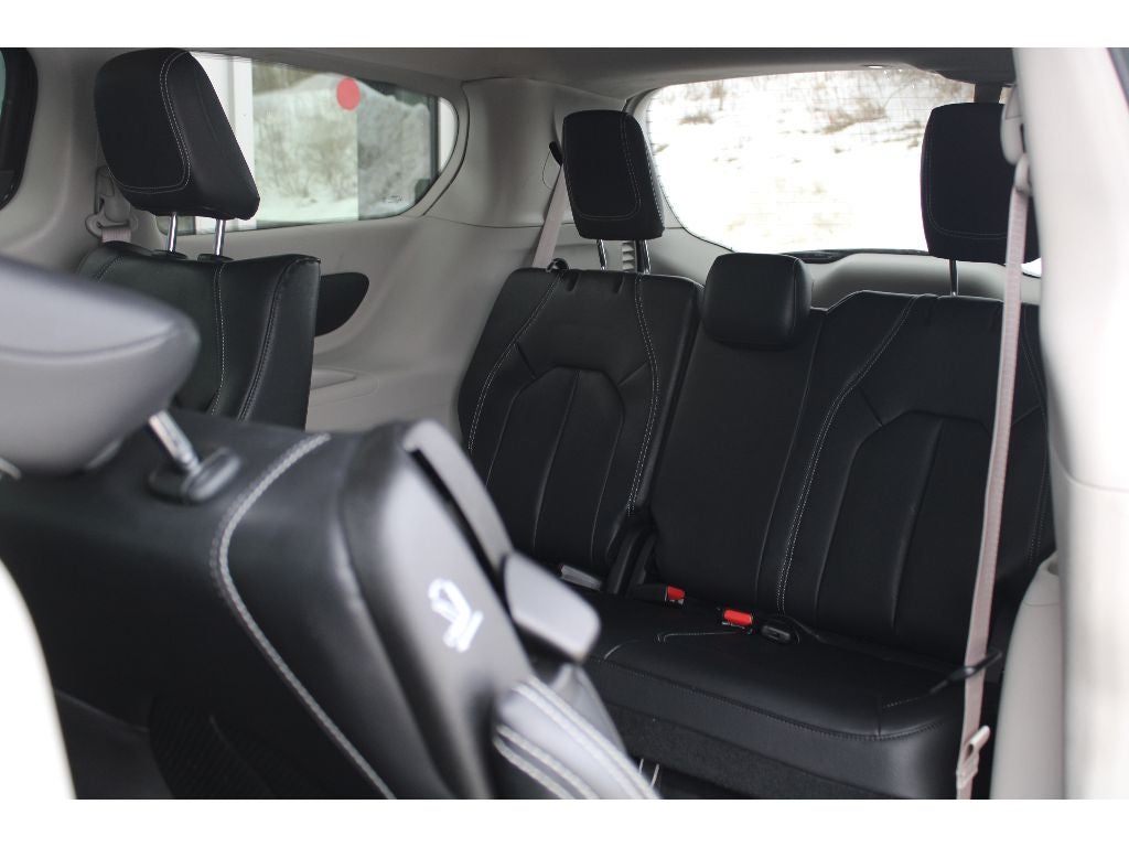 2022 Chrysler Pacifica Hybrid Hybrid Touring L