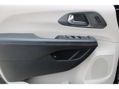 2022 Chrysler Pacifica Hybrid Hybrid Touring L