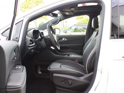 2027 Chrysler Pacifica Limited