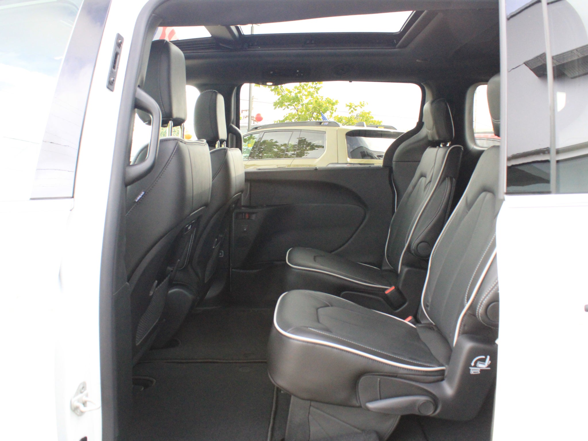 2027 Chrysler Pacifica Limited