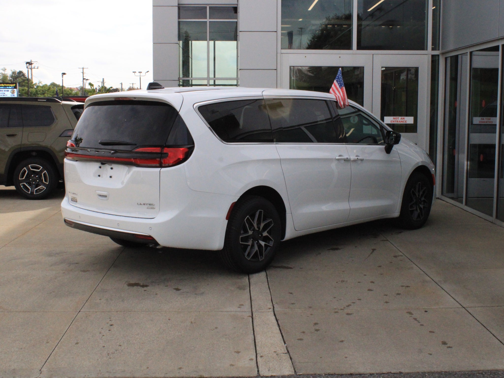 2027 Chrysler Pacifica Limited