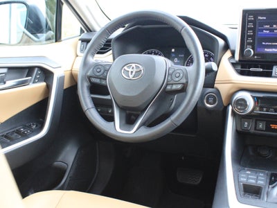 2020 Toyota RAV4 XLE Premium