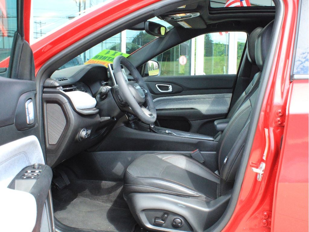 2023 Jeep Compass Latitude Lux