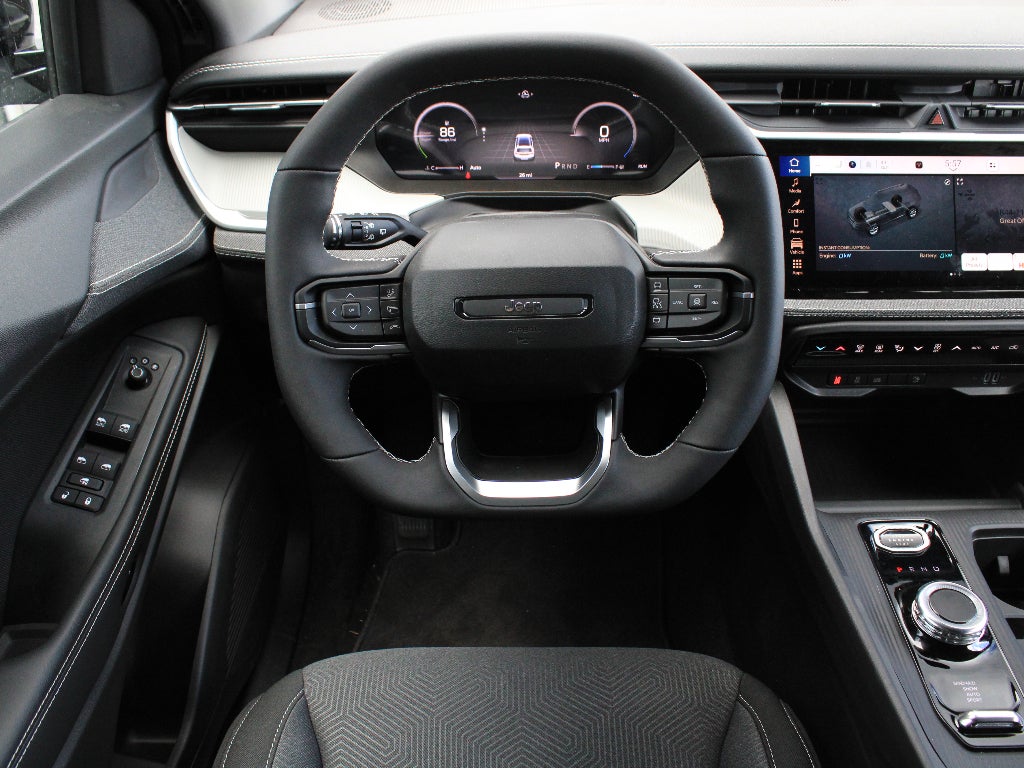 2026 Jeep Cherokee Laredo