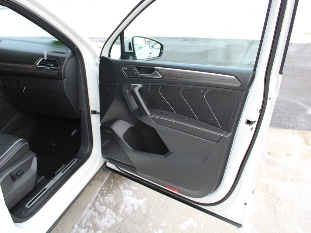 2023 Volkswagen Tiguan SEL R-Line